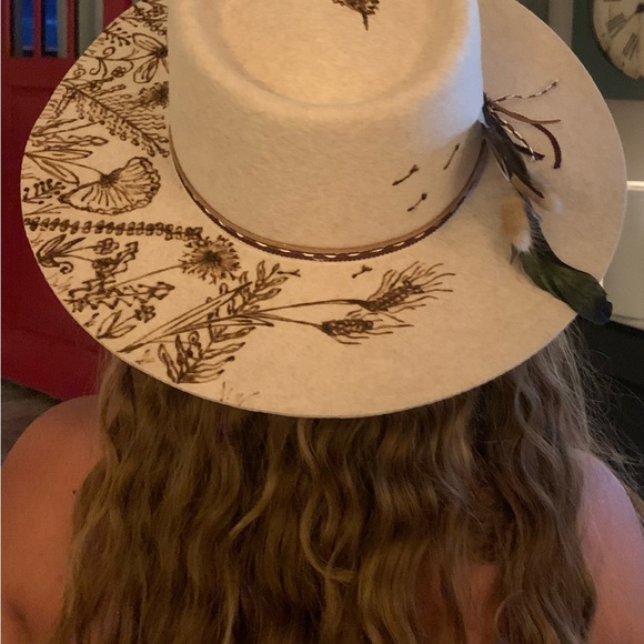 Designer hat - Picture 3 of 7